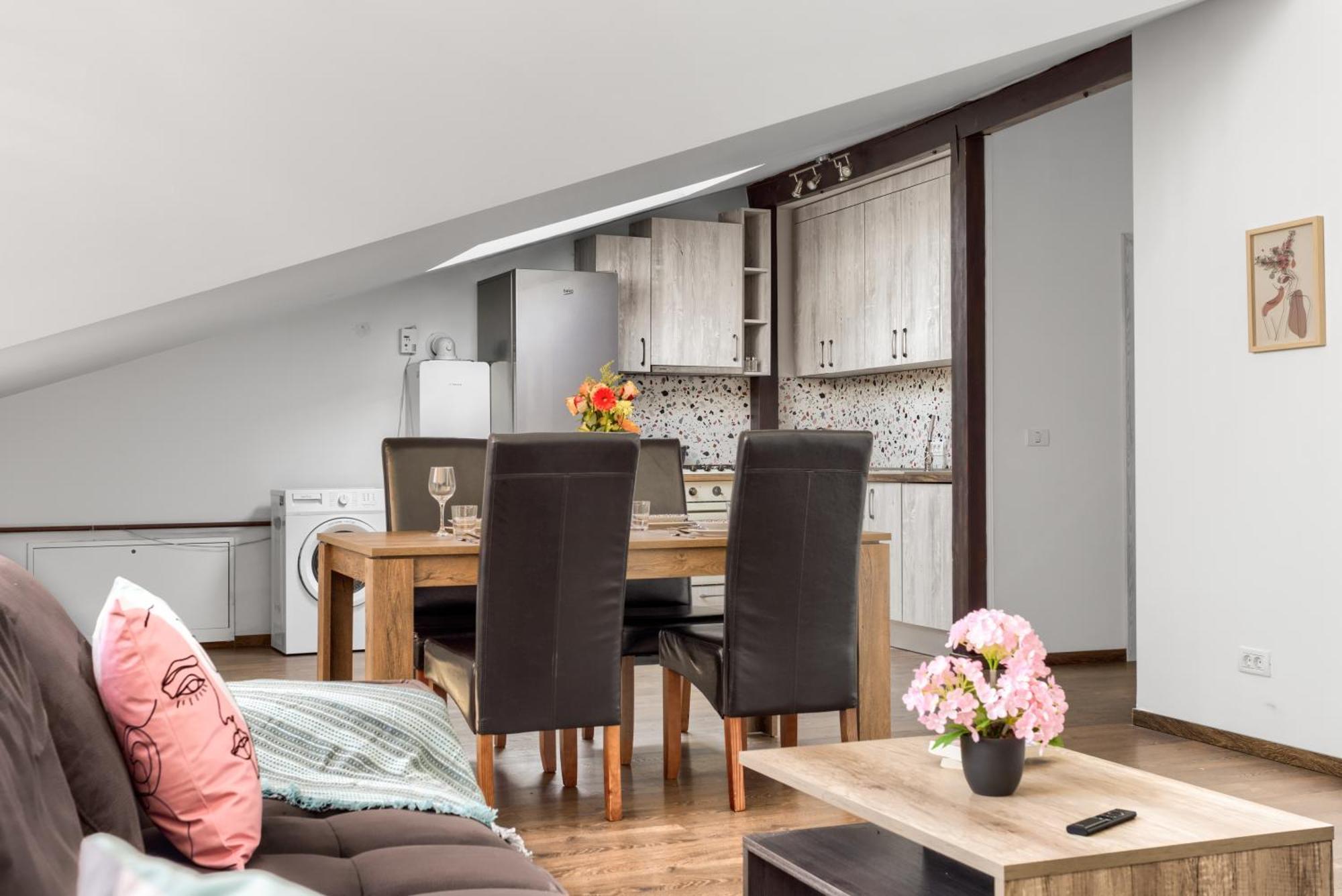 Ari Central Grand Apartments - Luxurious Stay Арад Екстериор снимка