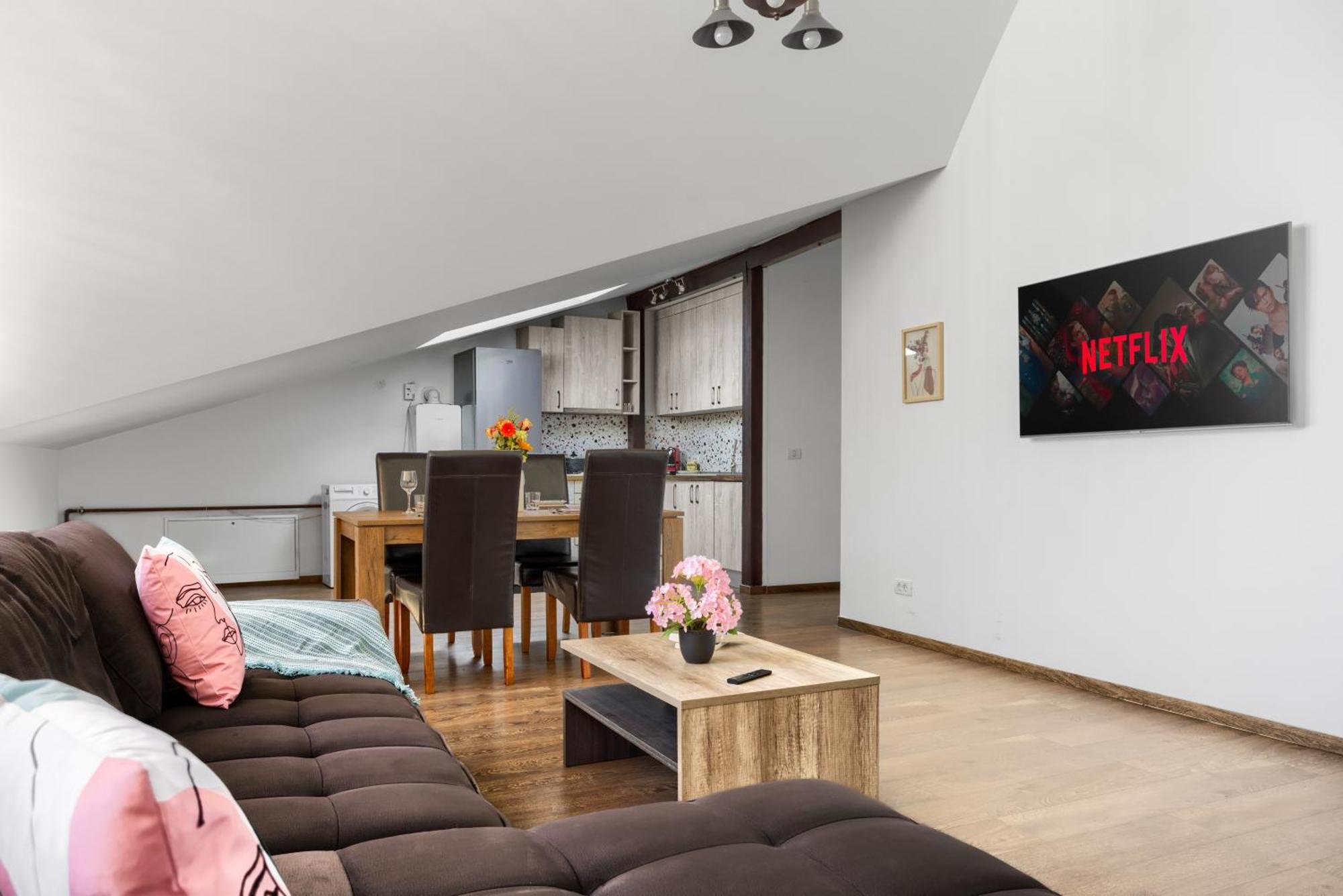 Ari Central Grand Apartments - Luxurious Stay Арад Екстериор снимка