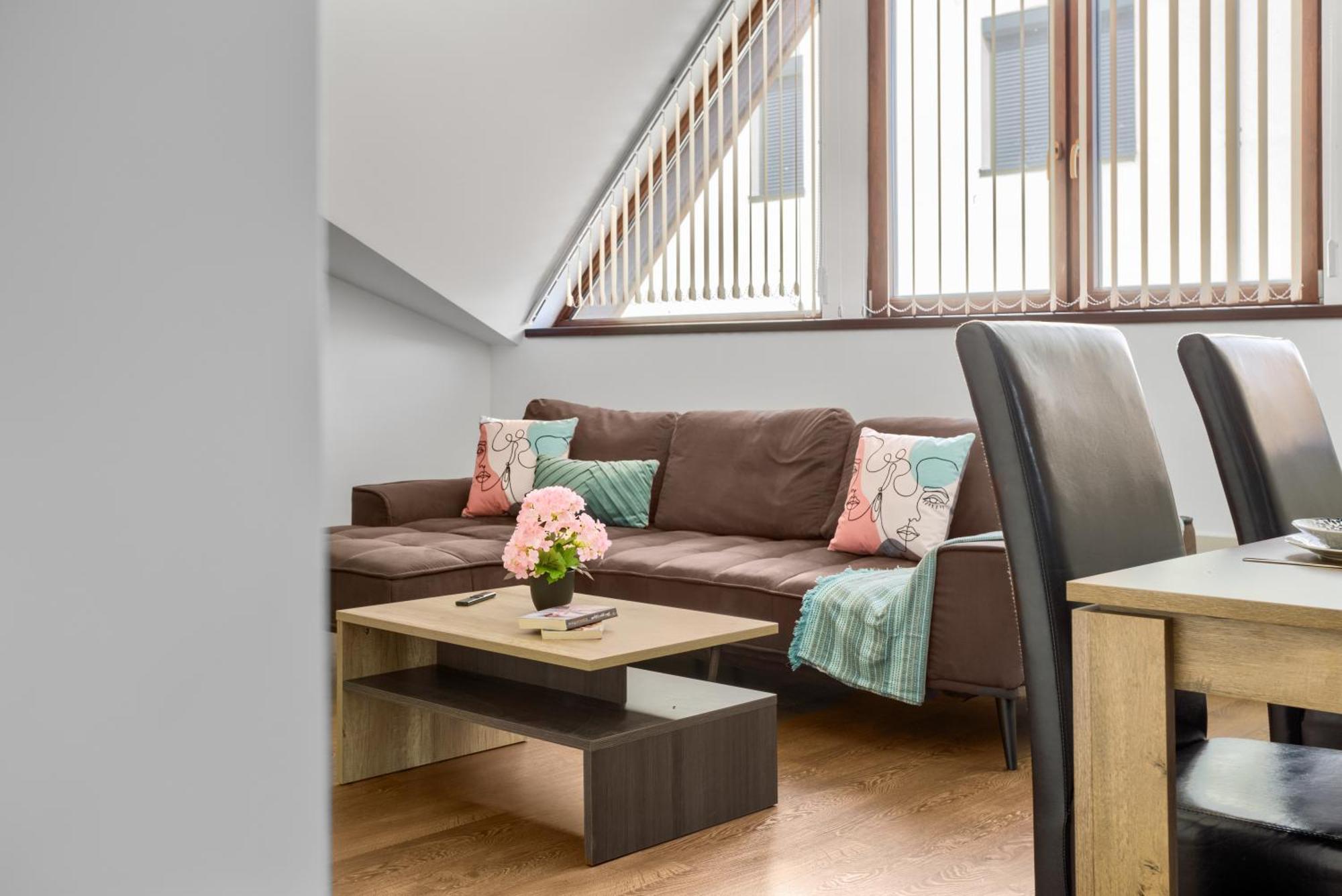 Ari Central Grand Apartments - Luxurious Stay Арад Екстериор снимка